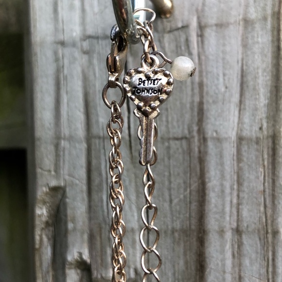 Betsey Johnson Pink Heart Necklace - Picture 6 of 6